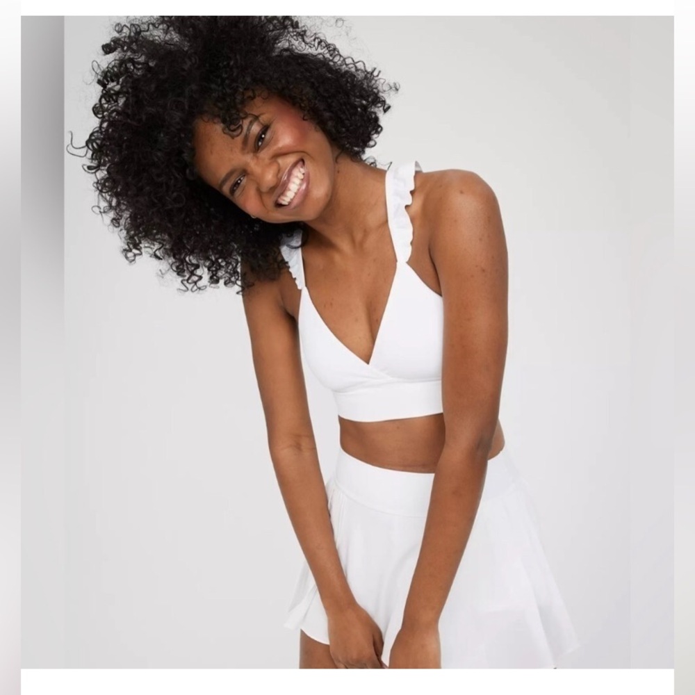 $40 OFFLINE By Aerie REAL ME XTRA White Ruffle Crisis Cross Strap Sports Bra L